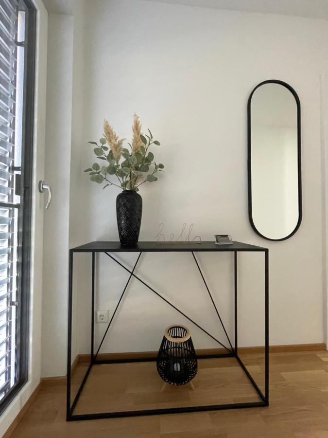 Luxury - Apartment Mit Balkon In Seenaehe Gmunden Buitenkant foto